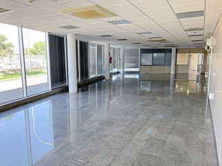 Location Bureau  Calle mestre ramon farrés s/n. Oficinas en polígono industrial de valls