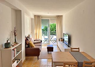 Penthouse  Pont de mar. Vive al lado del mar en altafulla 2 habitaciones, terraza y pisc