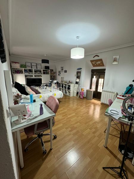 Foto caf33000-e582-47c3-adb8-b3378a8fac3c. Casa  zona juzgados en Centro ciudad Linares