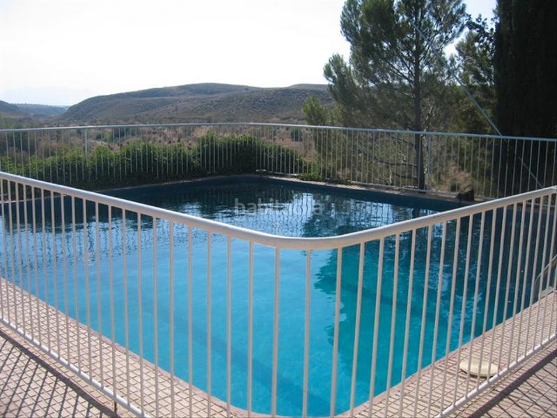 Foto 93300f10-da52-4c0d-a8cf-eaa7e581ef03. Finca rústica finca 75 has.&gt; recreo-olivar-almendros-caza en Granada