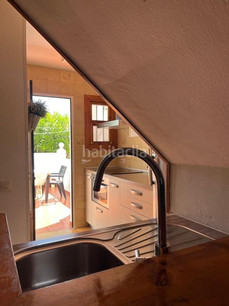 Foto 7970a336-7f6d-4d66-ac86-25bd6d78ef54. Dúplex  en venta con 4 dormitorios, 2 baños y vistas al mar. disfruta de piscina comunitaria en un edificio en buen estado. tu hoga en Mijas