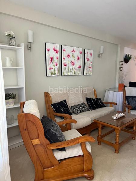 Foto f84ffe3b-fecb-4cae-8acd-8b8b8e81d6f8. Dúplex  en venta con 4 dormitorios, 2 baños y vistas al mar. disfruta de piscina comunitaria en un edificio en buen estado. tu hoga en Mijas