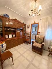 Casa a Almendralejo. Casa baja en perfecto estado, escuela de idiomas