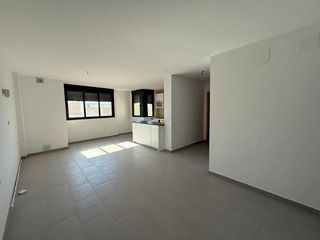 Etagenwohnung in Almendralejo. Piso con ascensor y garaje, polideportivo