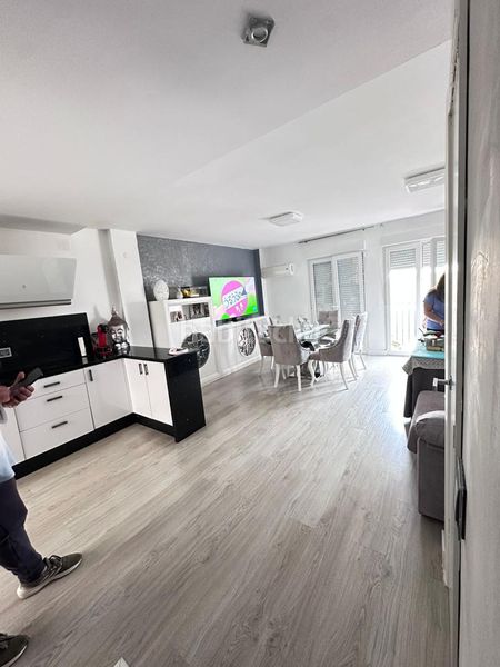 Foto 0a3b91d5-a72f-45b0-a26b-78e85386c4b1. Pis a Zafra