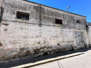 Nau industrial a Zafra. Nave en venta con dos plantas, zafra