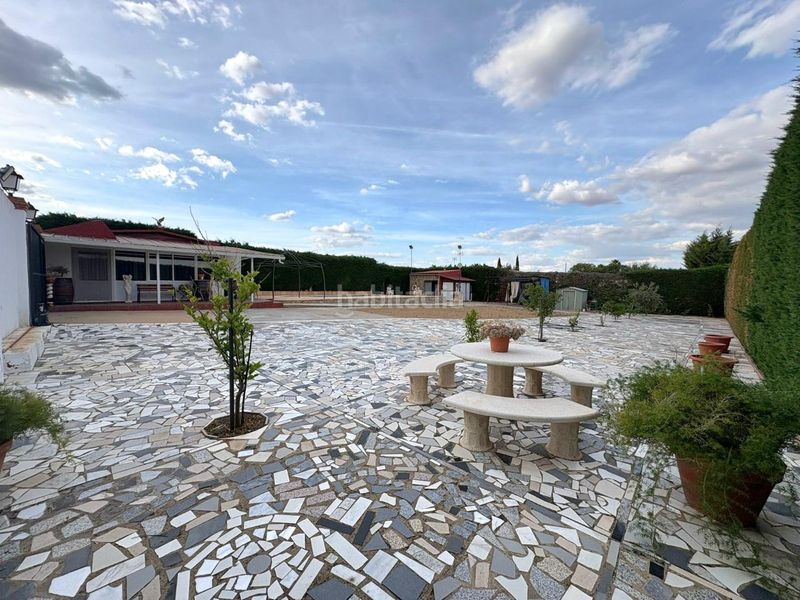 Foto b7ce3610-9549-4784-816f-63b04a27b053. Masia amb piscina a Almendralejo