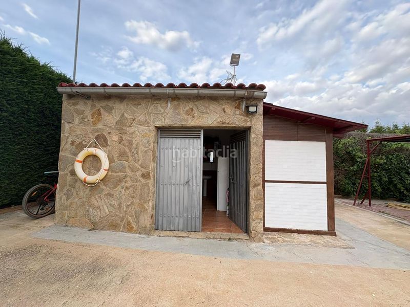 Foto db81fac6-c07a-4c68-8ff7-6a3c4abe446c. Masia amb piscina a Almendralejo