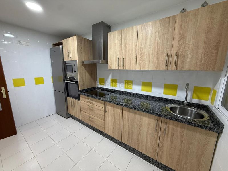 Foto dd459ee0-11f3-4265-9bf6-d4f983362162. Planta baixa a Almendralejo