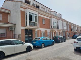 Rent Duplex  Calle dulcinea. Duplex con plaza de garaje reformado