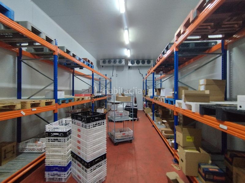 Foto b8678893-6038-45bd-a651-81d8f2d3665e. Nau industrial a Riba - roja de Túria