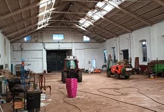 Rent Industrial building in Antiga Moreira