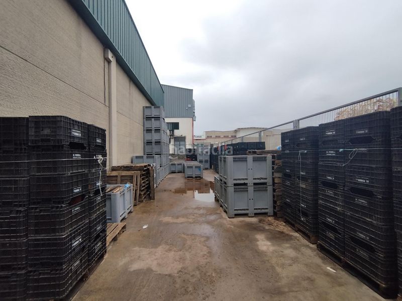 Foto fb35ecef-171b-476a-b0bf-2a814428e721. Nau industrial a Massamagrell