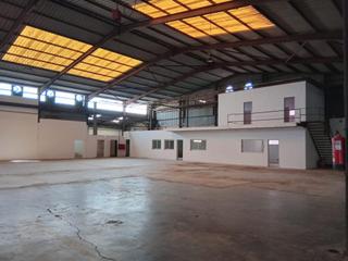 Miete Fabrikhalle in Beniparrell. Amplia nave industrial tipo c con transformador eléctrico