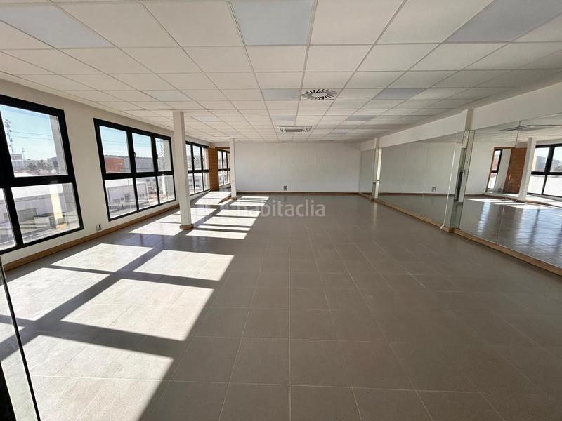 Foto 584e094c-5cf7-451f-98a7-9fe2c6907478. Affitto ufficio in Centro Ciudad Paterna