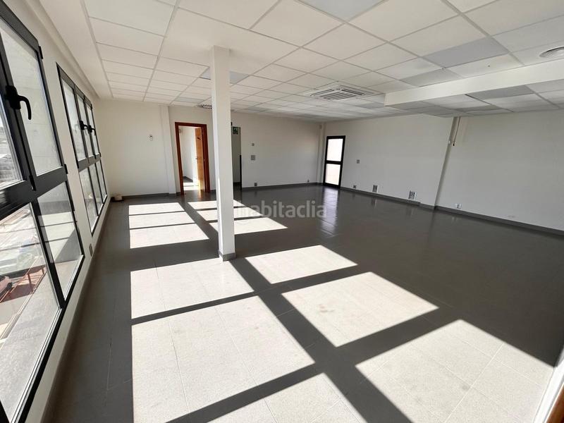 Foto d7bc2929-df4c-4b94-948d-1eebe2d83c44. Affitto ufficio in Centro Ciudad Paterna