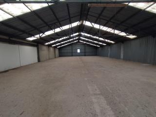 Nau industrial a Avenida de Abril-9 de Octubre. Nave 900m2 útiles en 2 plantas puerto sagunto