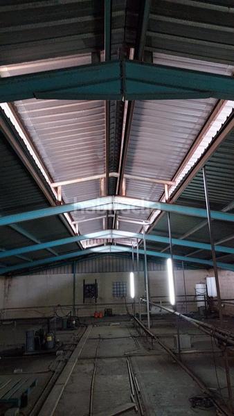 Foto 4a0bb1cc-874e-47f8-9267-4755b60c57af. Fabrikhalle in Algemesí