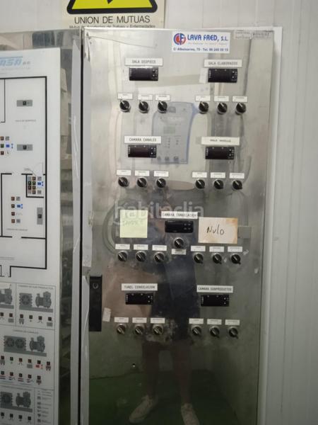 Foto 6c88ce75-745b-4b4b-a7d5-38041f7bb59b. Fabrikhalle in Algemesí