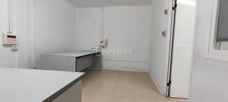 Foto 753f87b8-b2cc-4c37-ae0f-36d198d4128c. Fabrikhalle in Algemesí