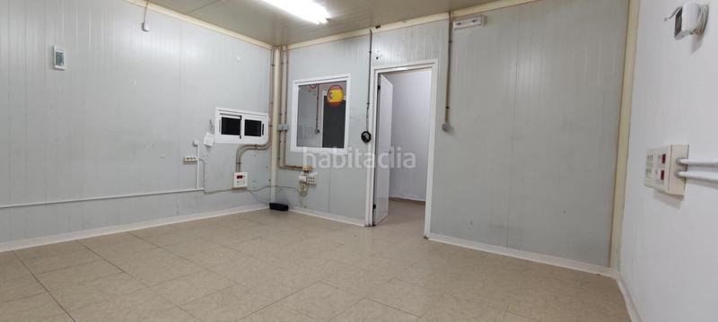 Foto 8b74ad07-75cd-4a4b-9086-1f4379f72eca. Fabrikhalle in Algemesí