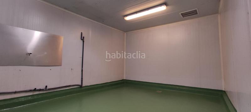 Foto d502433f-2d0a-4e85-94ef-af489aeb875c. Fabrikhalle in Algemesí