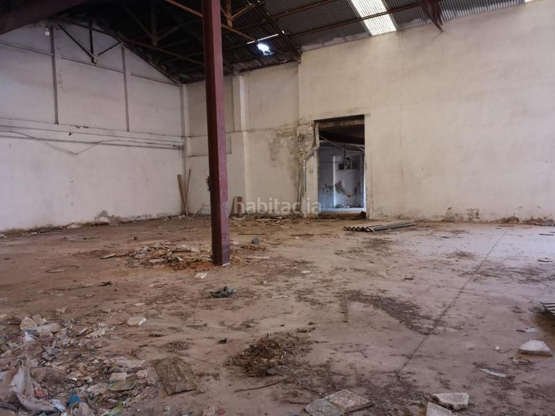 Foto cd6bf3d7-cda3-4651-98ef-99dd59b0b891. Rent industrial building in calle quart 11 in Polígono del Aeropuerto Manises