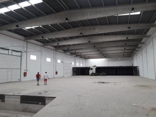 Lloguer Nau industrial a Quart de Poblet. Nave de 2500 quart de poblet muelle de carga