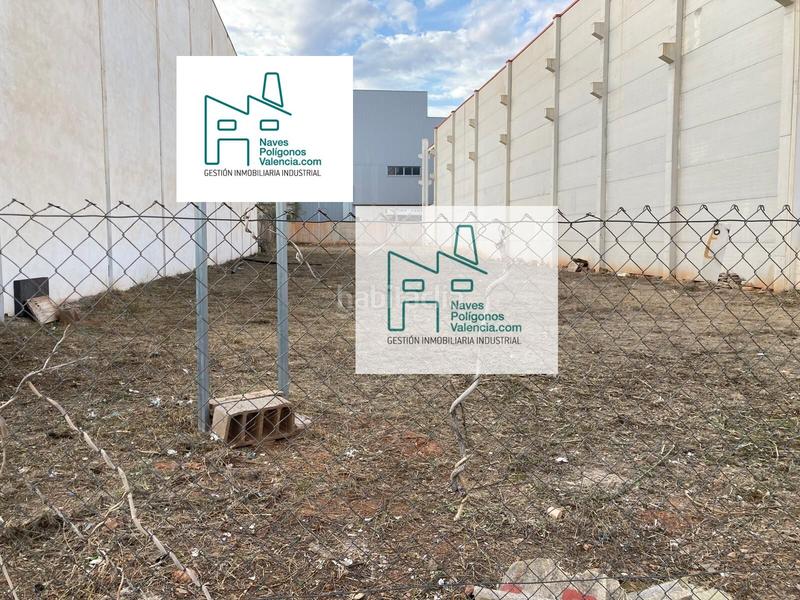 Foto f8e58866-c387-45d5-b0eb-d7dcdcfc67c4. Terreno residencial solar industrial de 1132m2 en Náquera