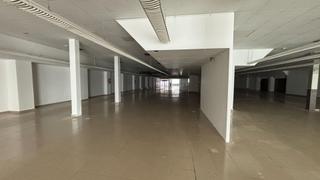 Lloguer Local Comercial a Quart de Poblet. Local comercial de 2100m2 en quart de poblet