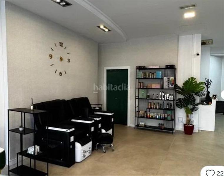 Foto 25e70353-6a42-432f-9547-8cfb6b926e40. Alquiler local comercial traspaso de peluquería e en Torrent