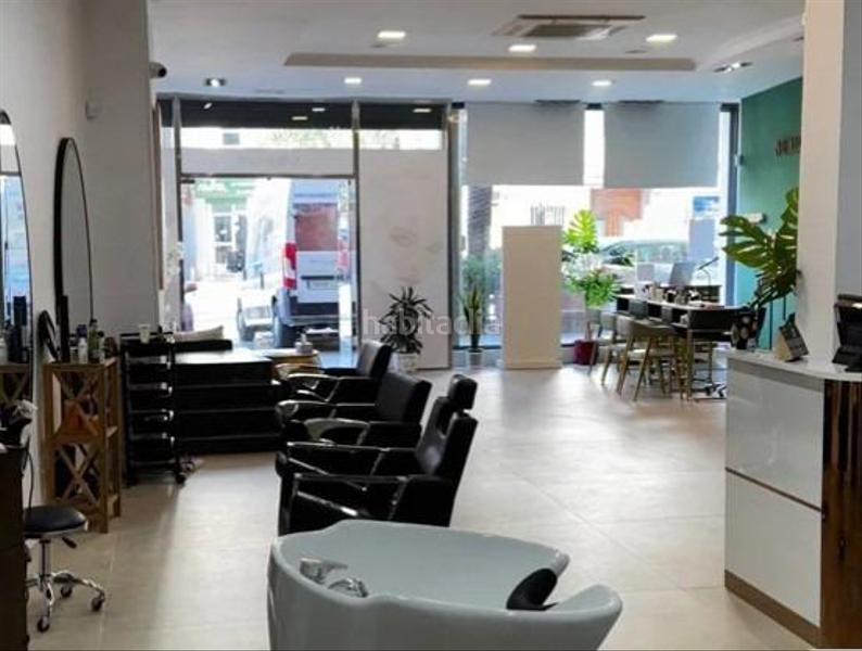 Foto 3a2567d8-bb4a-48ae-9925-04b8b3c3d975. Alquiler local comercial traspaso de peluquería e en Torrent