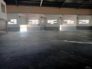 Location Bâtiment à usage industriel à Centro. Nave de 600m2 en xirivella con 5 muelles de carga
