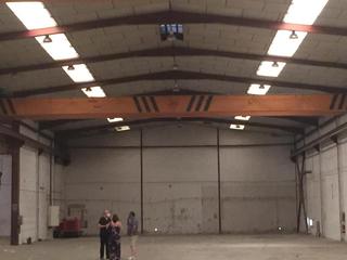 Miete Fabrikhalle in Fuente del Jarro. Nave de 3500m2 en paterna con puente grúa