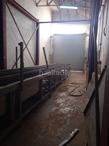 Foto bcc0f678-38b0-443e-8345-521da7b79c9c. Nau industrial a Beniparrell