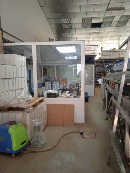 Foto c10100c7-09e1-45fb-86cc-ec4b57a41bb9. Nau industrial a Beniparrell