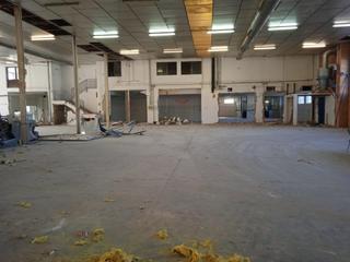 Lloguer Nau industrial a Fuente del Jarro. Nave de 3050m2 en paterna finalizando reforma