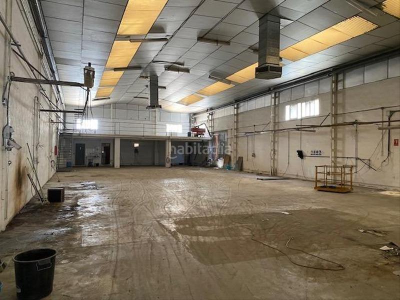 Foto 8b402297-e191-47f3-9676-6ebdac3b93f5. Location local commercial dans calle vila de madrid 42 dans Paterna