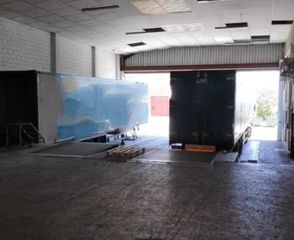 Lloguer Nau industrial a Centro. Nave de 1200m2 en xirivella, muelles de carga