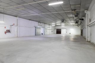 Miete Fabrikhalle in Silla. Nave de 4800m2 en silla