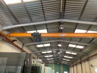 Lloguer Nau industrial a Alaquàs. Nave de 1000 m2 con puente grúa de 5tn en alaquas