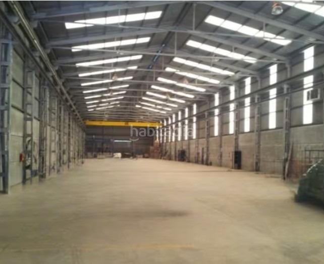 Foto 81179cbf-ab3d-49af-95e8-9f401c94d1f0. Nau industrial a Centro Chiva