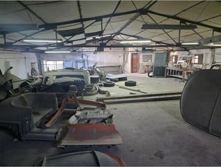 Nau industrial a Quart de Poblet. Nave en venta de 500m2 para reformar, altura 2,70m , no entrada