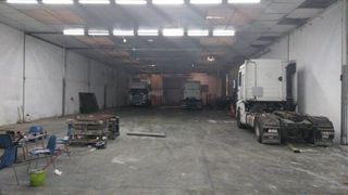 Industrial building in Metro - Auditorio. Nave en venta de 1283 m2 en paiporta  muelle de carga