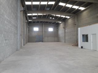 Rent Industrial building in Moncada. Nave de 550m2 en moncada