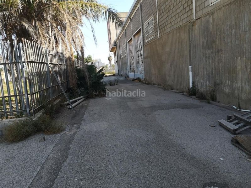 Foto a7c4f3e1-b8a5-45de-8076-7cb3b23d5074. Local comercial a La Punta Valencia