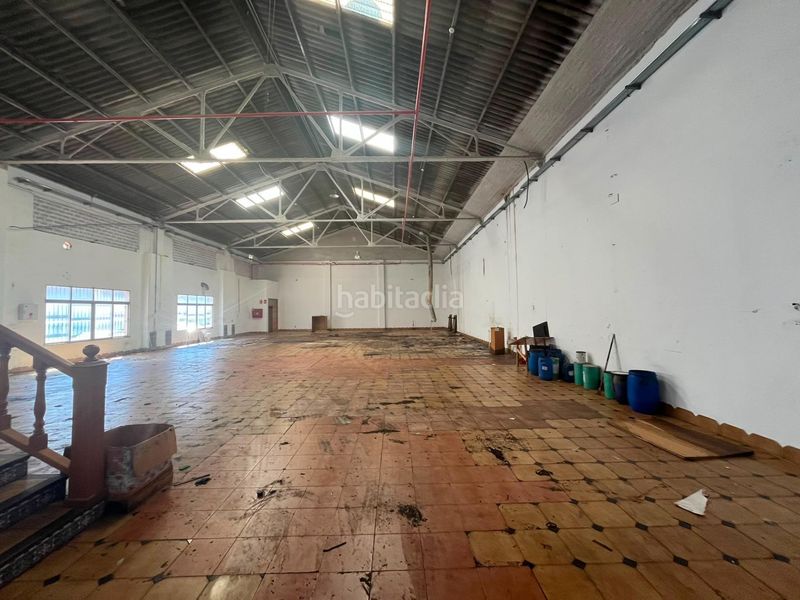 Foto c12c92ce-cfa7-4e38-8728-1945407dbdb1. Rent industrial building in Aldaia
