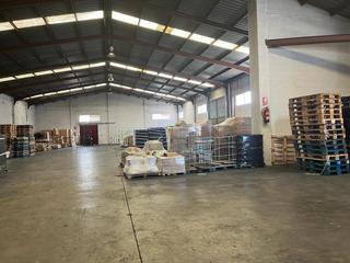 Lloguer Nau industrial a Massanassa. Nave de 1360 m2 muelle massanasa