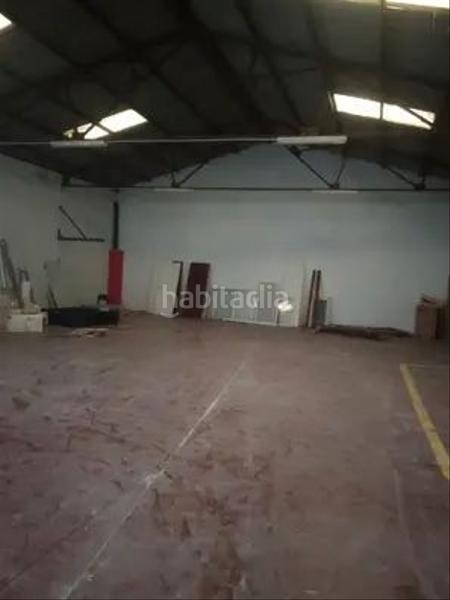 Foto 7c842b55-e4ec-488e-9060-969339b699eb. Location bâtiment à usage industriel dans Mora