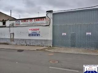 Solar industrial a Mora. En venta amplio solar en mora con nabes